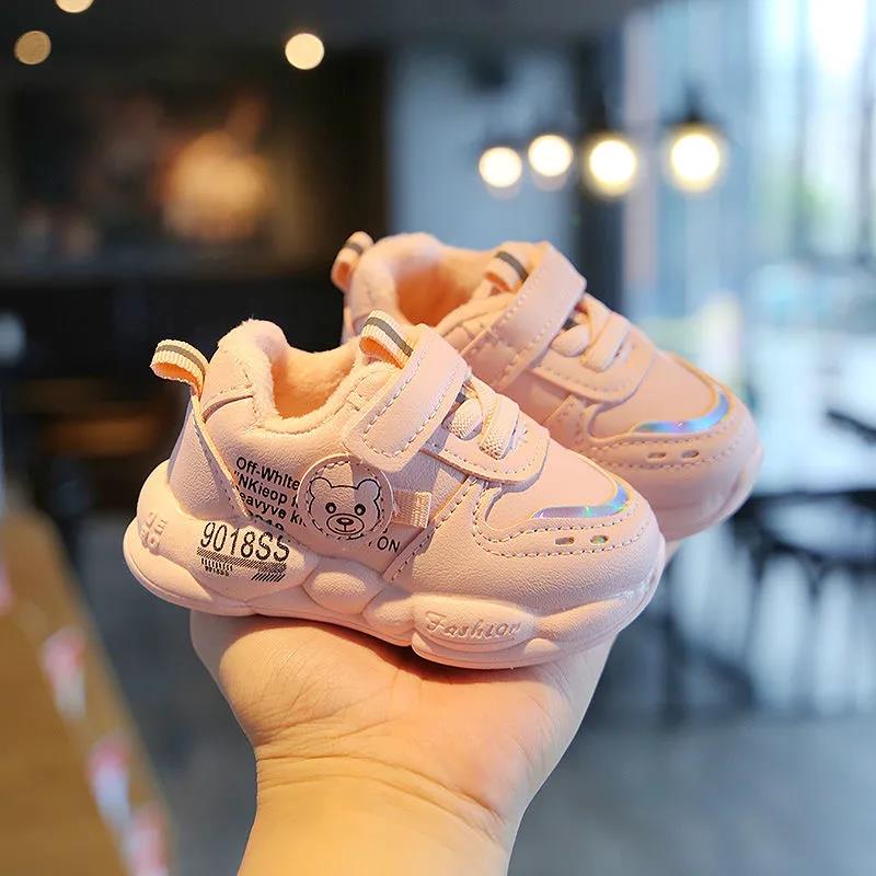 Winter 0-2 Years Old Soft Soled Men's and Women's Treasure Walking Shoes Plush Warm Leather Children's Casual Shoes Anti Slip Children's Sports Shoes