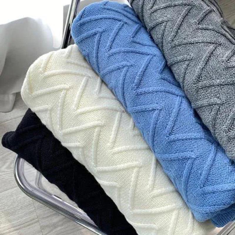 Men's Round Neck Sweater Autumn and Winter Warm and Comfortable Sweater Loose Top