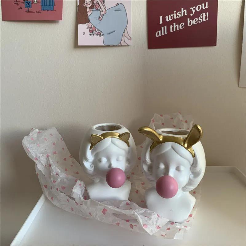Ins Blowing Bubble Girl Pen Holder Student Girl Heart Desktop Sculpture Makeup Brush Storage Bucket Vase Ornament Decoration