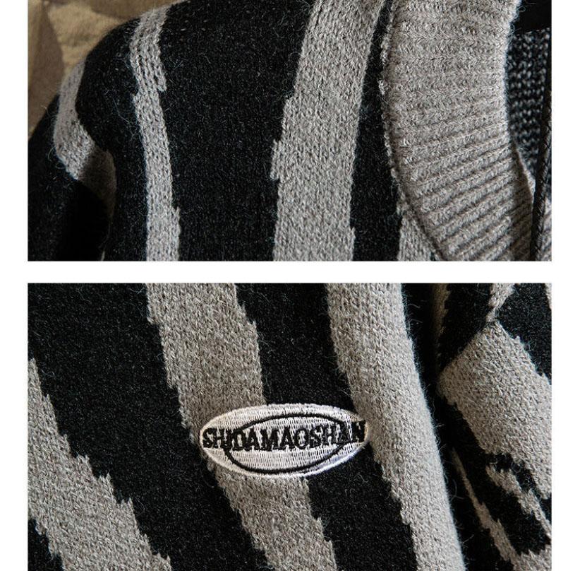 Autumn and Winter Knit Sweater Loose Sweater Zebra Striped Retro Color Matching Sweater Suitable for Students and Young Men