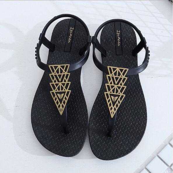 Sandals Women Xia Ping with 2020 Bohemian Ethnic Style Flat Bottom Wild Holiday Beach Sandals