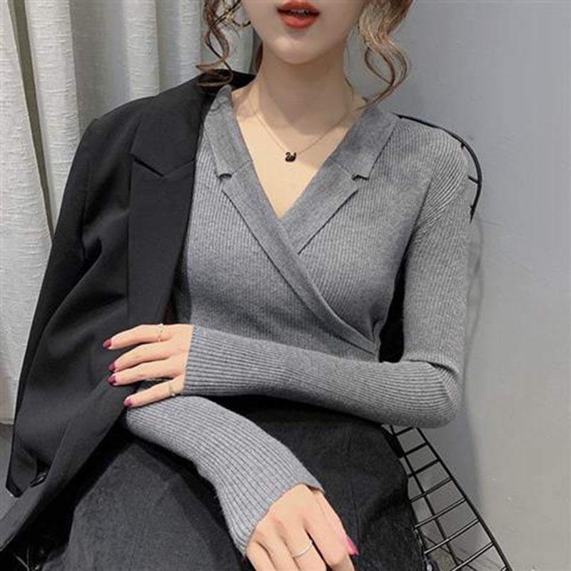 V-neck bottoming sweater women's inner wear spring and autumn self-cultivation outer wear solid color button long-sleeved pullover sweater