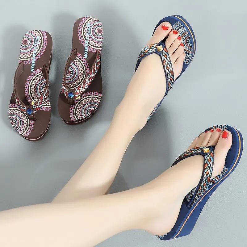Sandals Women Vietnamese Women's Word Slippers Women Summer Thick-soled Slope Heel Slippers Non-slip Women Beach Shoes
