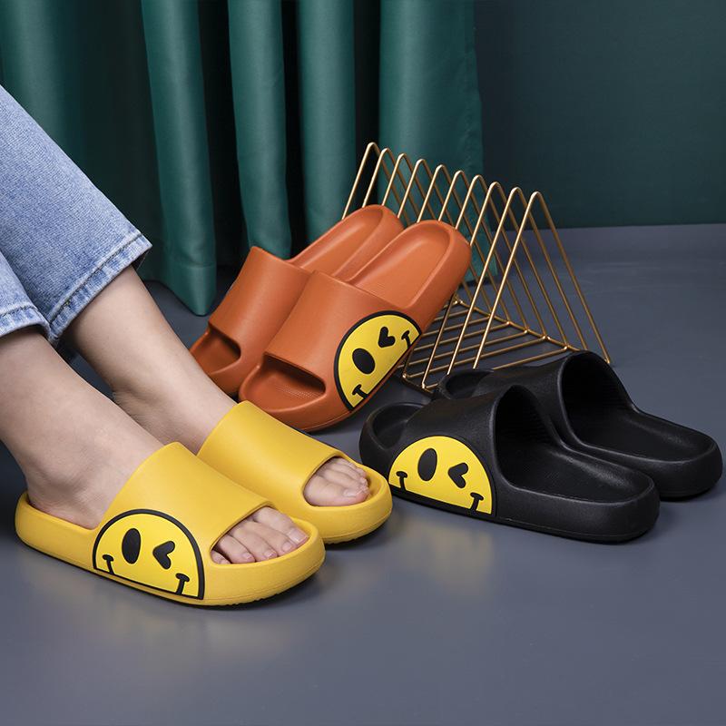 Summer Couple Cute Smiley Slippers Women's Non-slip Thick-soled Slippers Men Outdoor Beach Flip-flops EVA Home Slippers