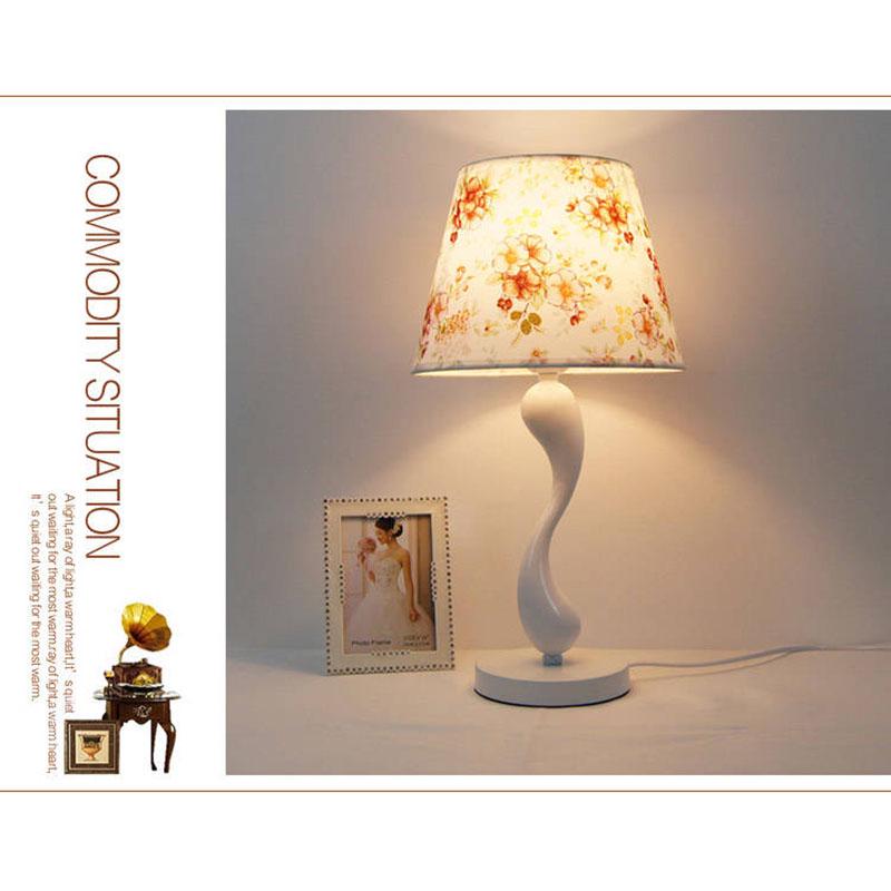 Modern Minimalist Table Lamp Bedroom Bedside Lamp Creative Blue Fabric Lampshade Lamp Living Room