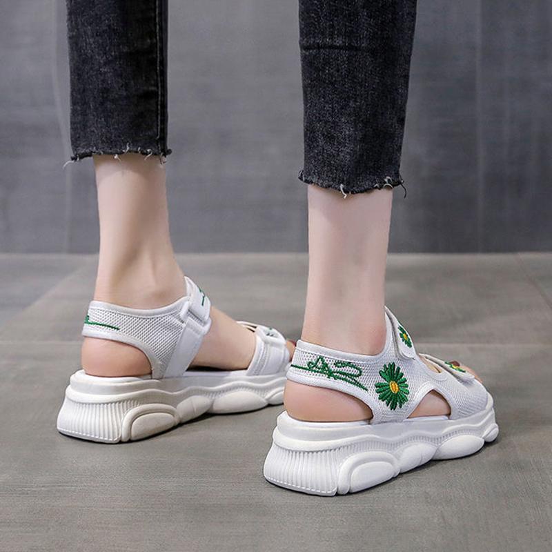 Small Daisy Sandals Women's All-match Muffin Thick-soled Casual Sports Shoes Comfortable Light Temperament Handsome Women's Shoes