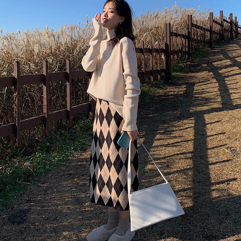 Retro Aging Knit Skirt Female Autumn and Winter Korean High Waist Temperament Lattice Long Paragraph A Word Knee Skirt
