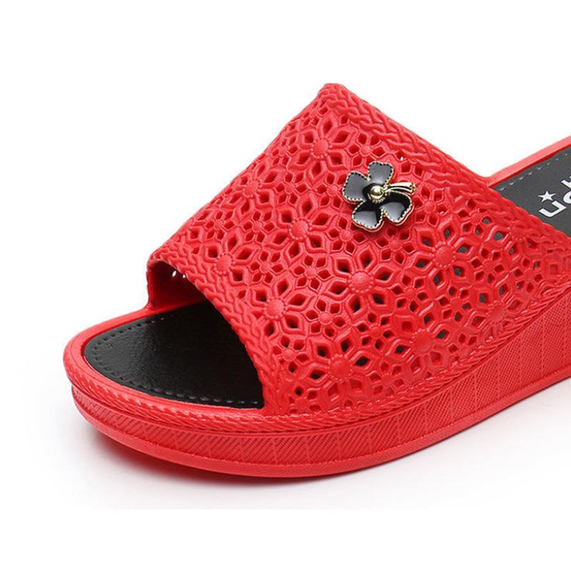 Ladies Summer Sandals and Slippers All-match Outer Wear Wedge Heel Fashion Trend Non-slip Beach Shoes