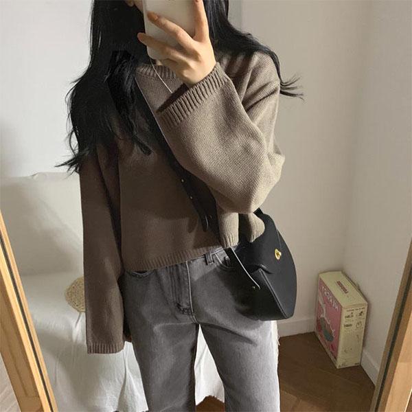 Autumn and Winter All-match Long-sleeved Pullover Girl Student Short Loose Bottoming Coat Coat Sweater
