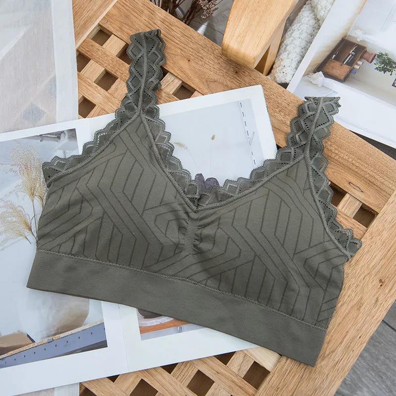 Korean version of the lace camisole without steel ring without buckle one-piece tube top wrap chest gather beauty back skin-friendly bra