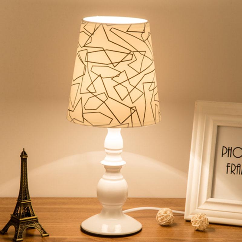 Modern Led Linen Lampshade Table Lamp for Bedroom Reading Study Bedside Lamp Decorative LED Lamps
