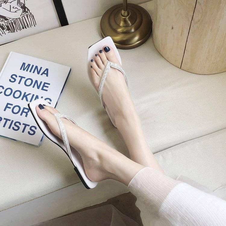 Slippers Women Wear 2020 Summer Wild Net Red Ins Tide Fashion Non-slip Flat Bottom Flip Flops Sandals and Slippers