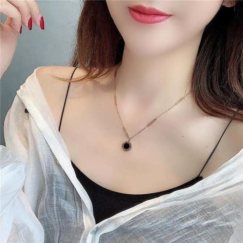 Roman Numeral Pendant Necklace Black and White Double-sided Clavicle Chain Clavicle Chain Gift for Girlfriend Ersonalized Ornaments Jewelry