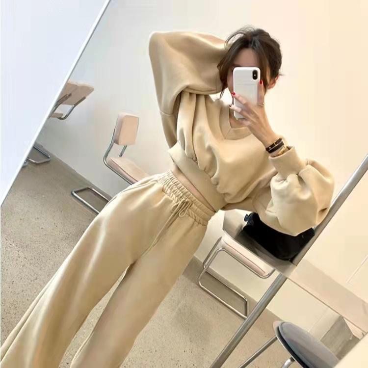 2PCS Korean Autumn and Winter Two-piece Women's Casual Suit V-neck Short Sweater Wide-leg Pants Set Elegant Women's Shows Thinness Clothing