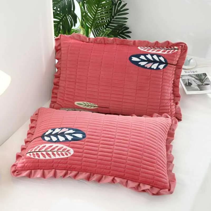 A Pair of Quilted Thickened Crystal Velvet Autumn and Winter Warm Velvet Pillow Cover