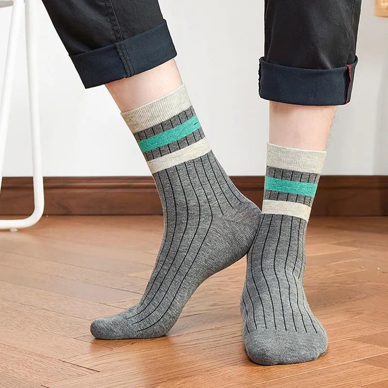 Men's Winter Tube Socks Fashion Variety of Printed Sports Deodorant Socks Thickened Warm Tube Sockskings