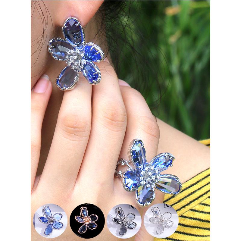 Trendy Big Flower Shaped Crystal Stud Earrings Luxury Zircon Stud Earrings for Women Party Jewelry