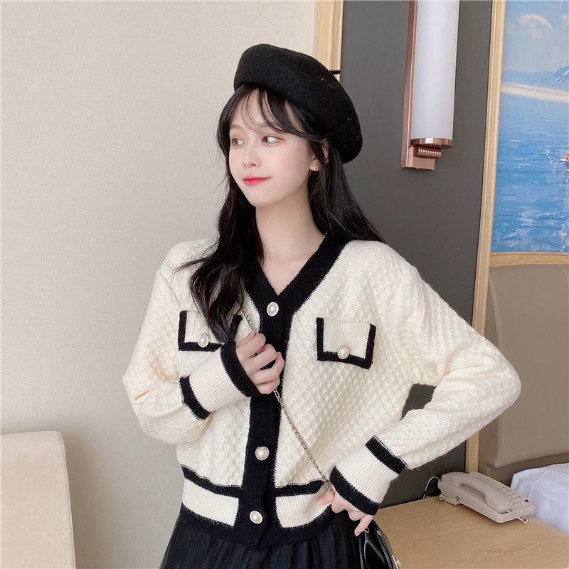 Short Women's Tops Lazy Japanese Ladies Xiaoxiangfeng Cardigans Outer Jackets Spring and Autumn Thin Knitted Jackets Black and White Stitching Colors