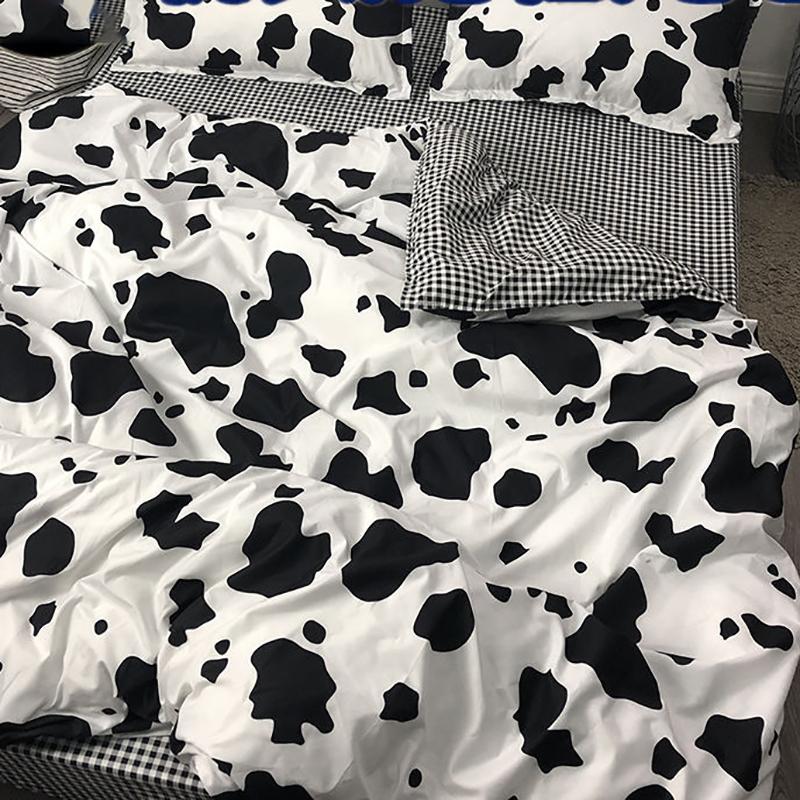 Net Celebrity Four-piece Bedding Cartoon Bed Linen Quilt Sanding Three-piece Student Bedding