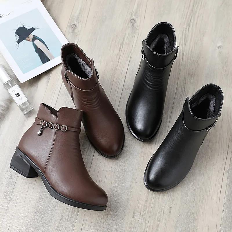 Winter Women's Leather Boots Plus Velvet Warmth Soft-soled Non-slip Short Boots Thick Heel Wear-resistant Boots