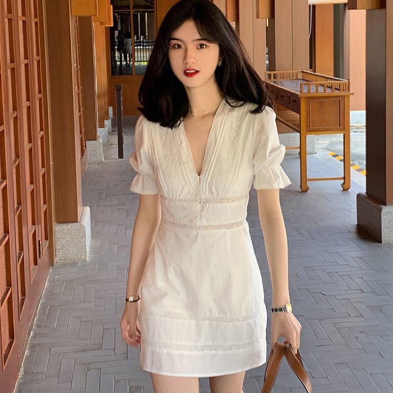 2021 Spring Summer New Holiday Style French Lace Side V-neck Short-sleeved Dress with Wooden Ears Women