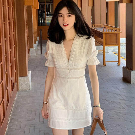 2021 Spring Summer New Holiday Style French Lace Side V-neck Short-sleeved Dress with Wooden Ears Women