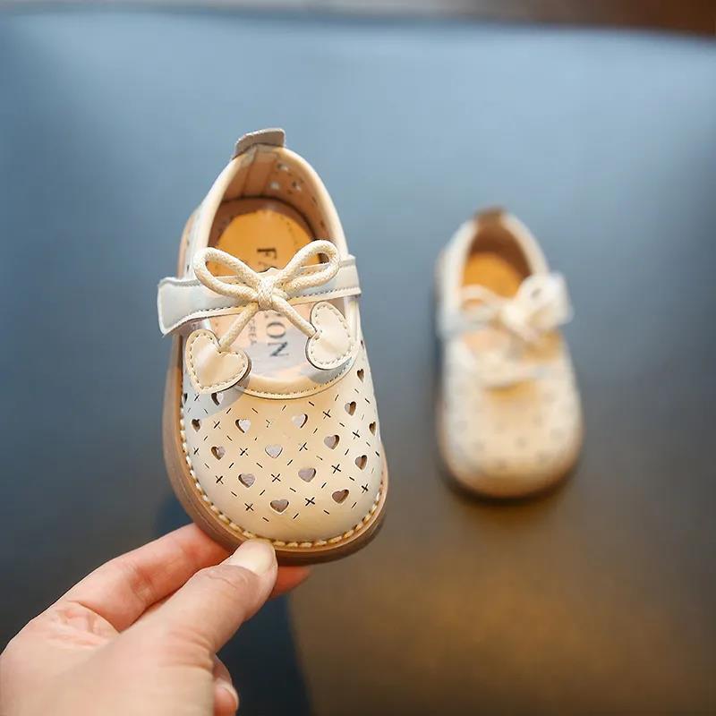 Female Baby Shoes Spring Baby Girl Princess Shoes Soft-soled Toddler Shoes Non-slip Baby Sandals Hollow Children's Small Leather Shoes