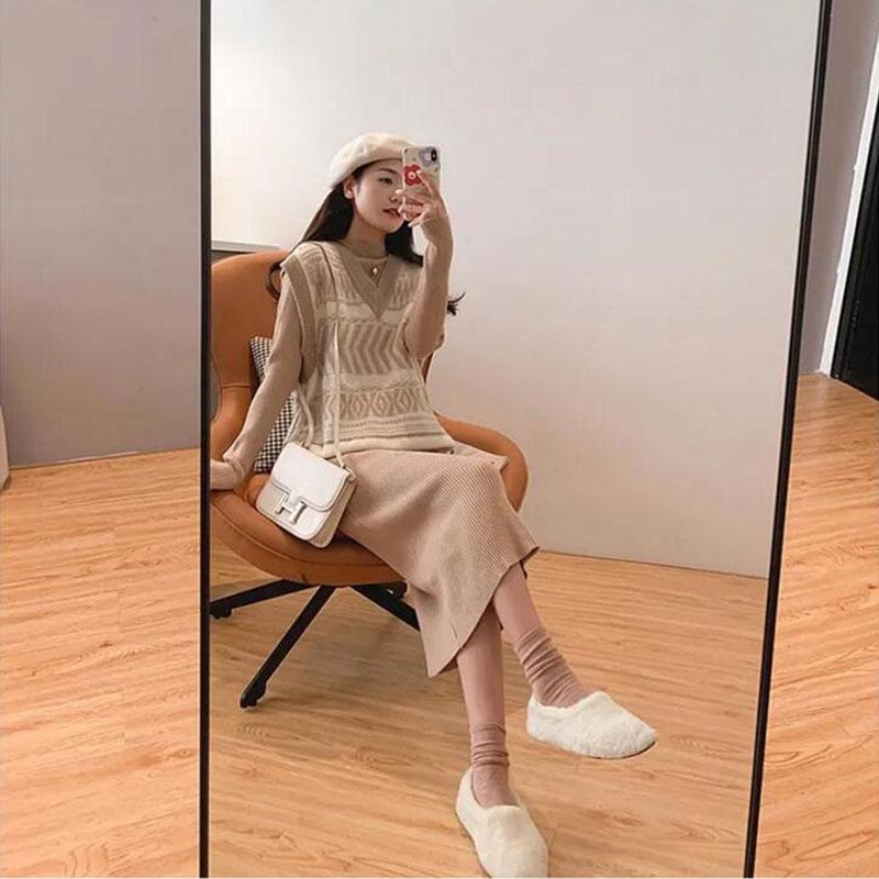 Women's Woolen Skirt Suit Autumn and Winter Retro Rhombus Print Knitted Vest and Turtleneck Sweater Skirt Two-piece set Ladies Outfits
