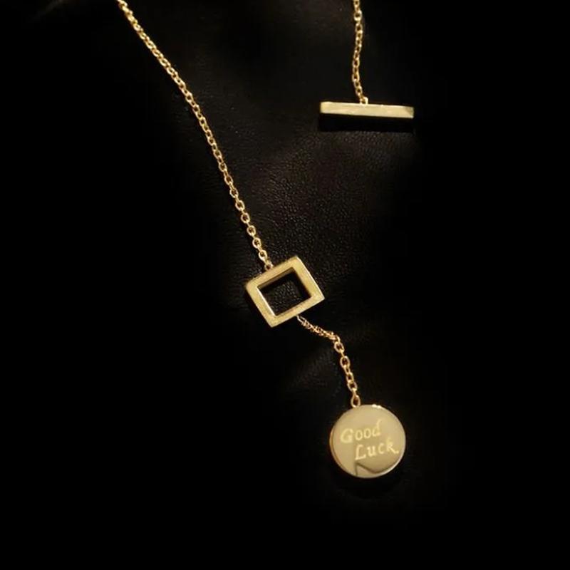 Round Card Buckle Chain Necklace Feminine Clavicle Chain Tide Sweater Chain Necklace for Girlfriend Round Pendant Necklace Exquisite Jewelry