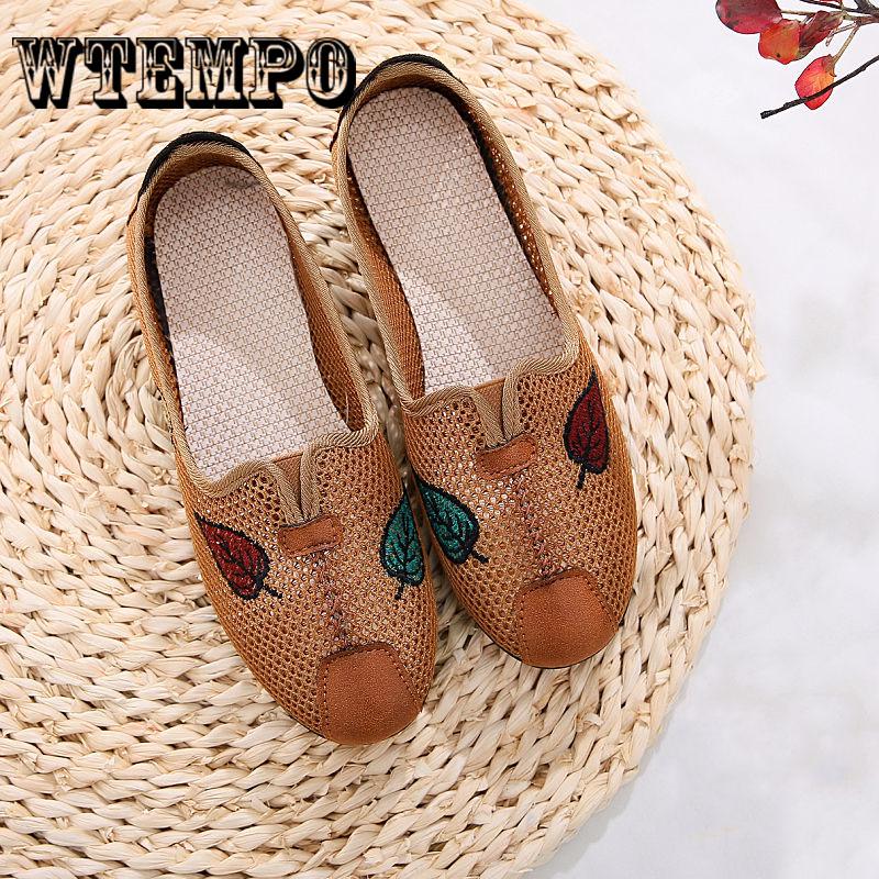 Slip on Flat Shoes Classic Fashion Canvas Shoes Women Casual Lazy Loafers