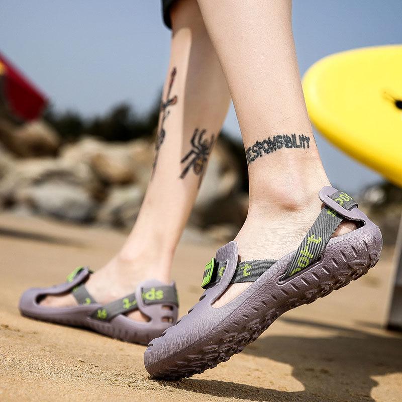 Summer Men's Personality Hollow Hole Shoes All-inclusive Breathable Plastic Sandals Seaside Wading Non-slip Beach Shoes