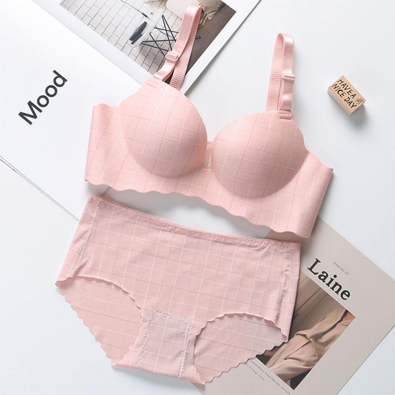 Women Seamless Bra and Panty Set Wireless Female Sexy Bralette Underwear Lingerie Plus Size