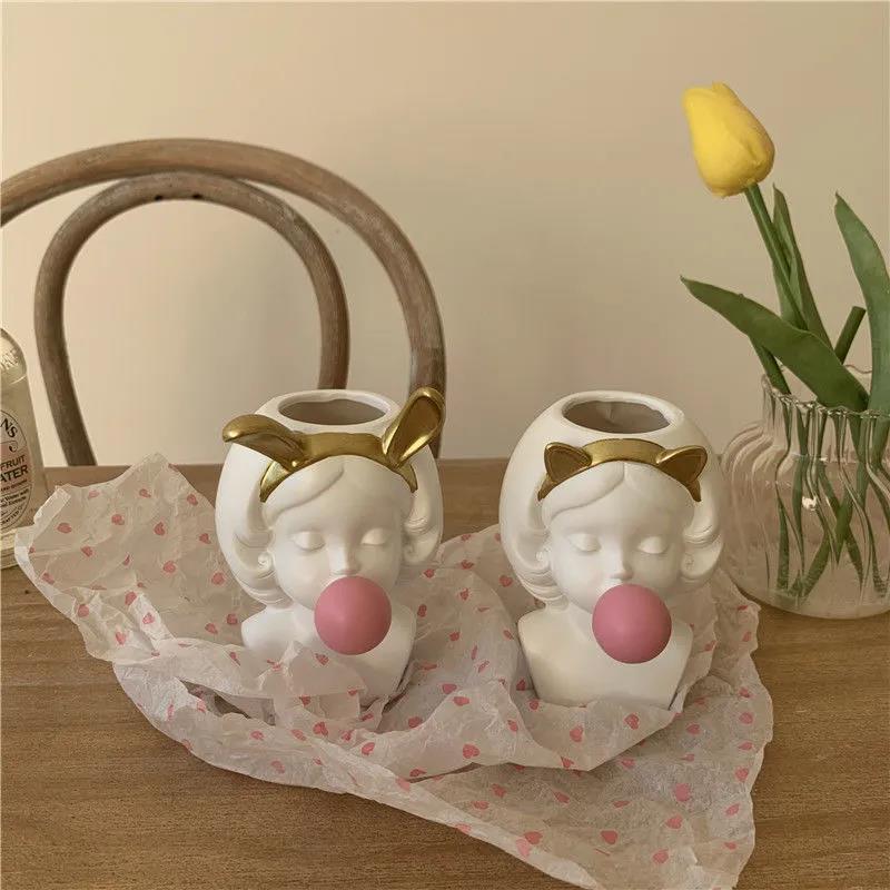 Ins Blowing Bubble Girl Pen Holder Student Girl Heart Desktop Sculpture Makeup Brush Storage Bucket Vase Ornament Decoration