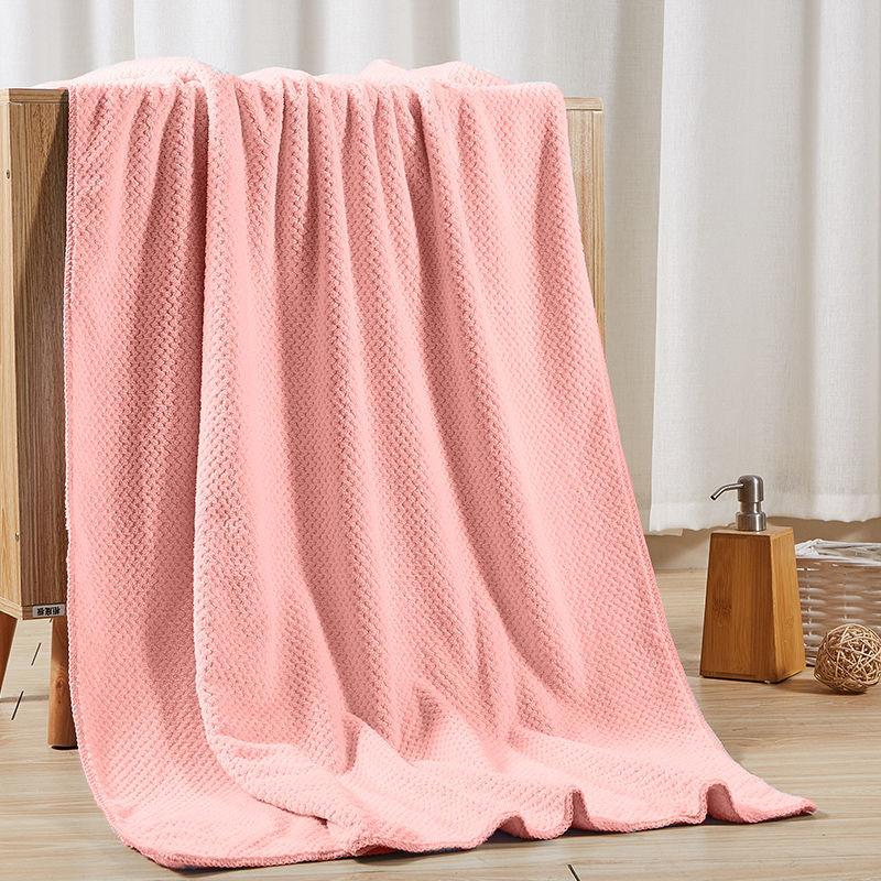Oversized Bath Towels for Adult Men and Women Are More Absorbent Than Cotton Towels and The Fabric Is Softer and Cute