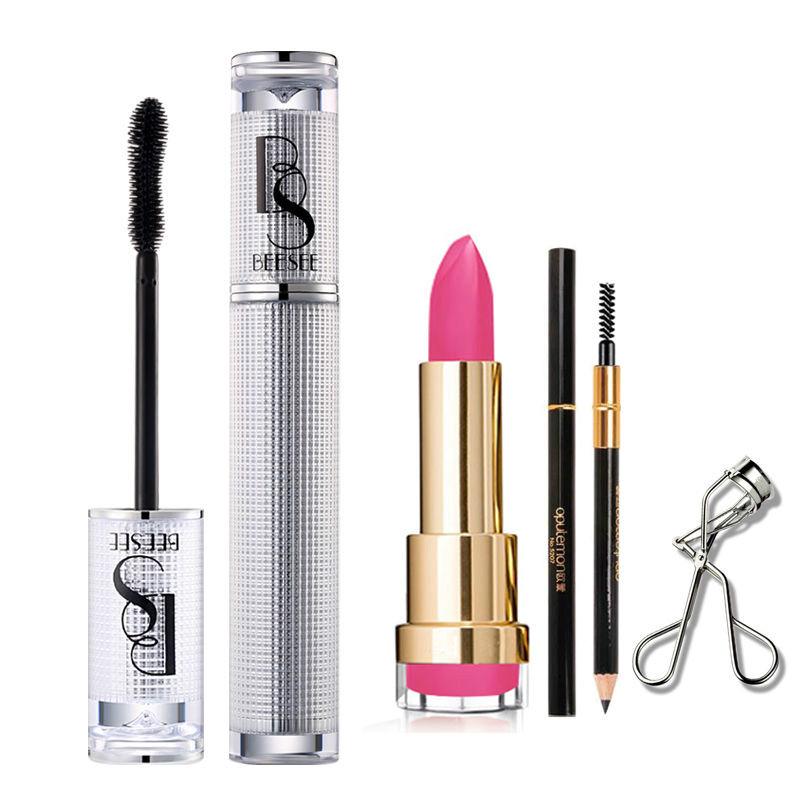 Waterproof mascara is thick, durable, waterproof, curled, non-caking, and not easy to bloom