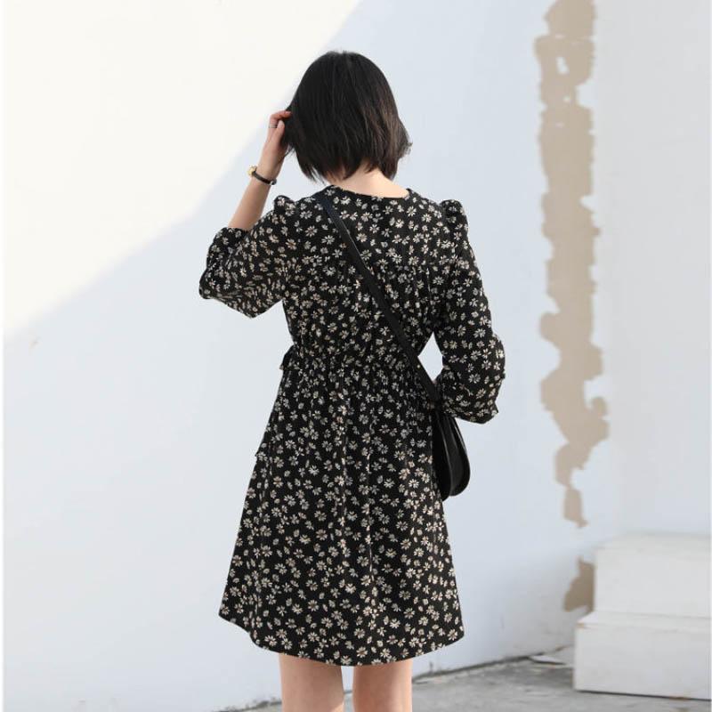 French Retro V-neck Floral Dress Female Spring Summer Temperament Wild Waist Was Thin Short Skirt