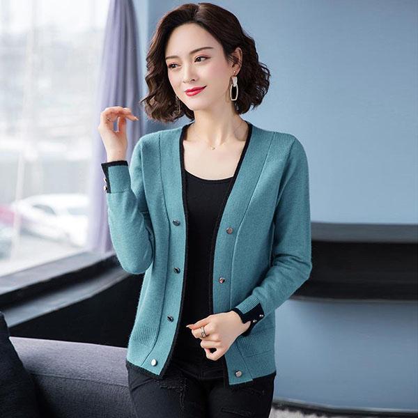 Autumn and Winter V-neck Knitted Sweater Ins Style Casual Short Jacket Fashion Simple Female Jacket