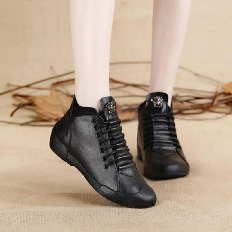 Women's Medieval Vintage Genuine Leather Boots Plus Velvet Flat Heel Boots Waterproof Slip on Shoes Ladies Winter Pointed Toe Ankle Boots