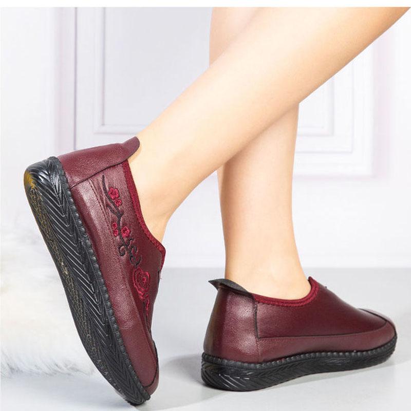 Cotton Shoes Women's Warm and Comfortable Leather Shoes Flat-soled Non-slip Soft-soled Waterproof Winter Shoes