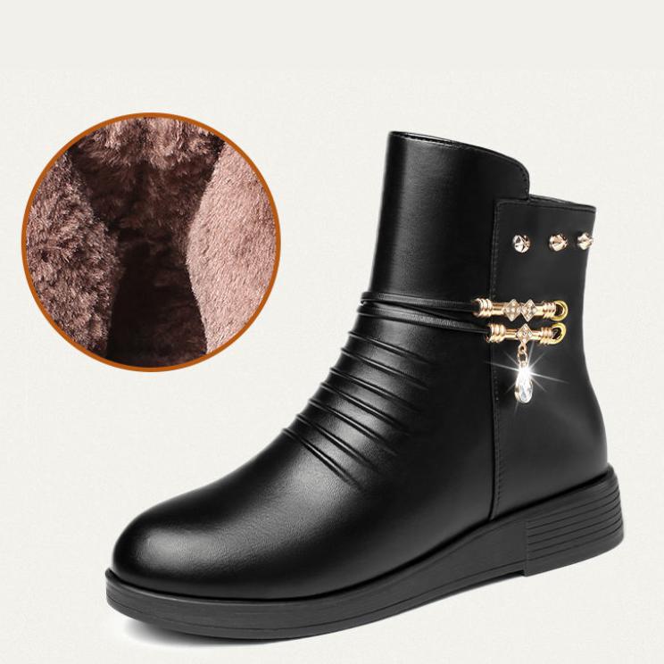Women's Autumn and Winter Snow Boots Soft Sole Plus Fleece Ankle Boots Plus Size Warm Leather Shoes