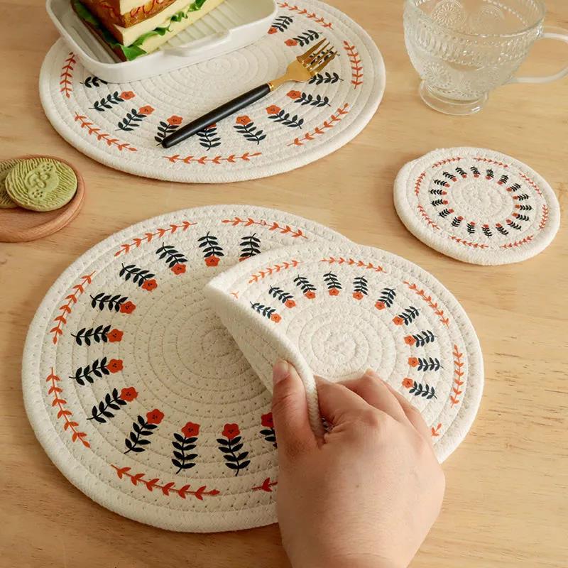 Cotton Hand-woven Printed Placemats Retro Country Style Round Coaster Insulation Mat Autumn and Winter Dining Table Mat