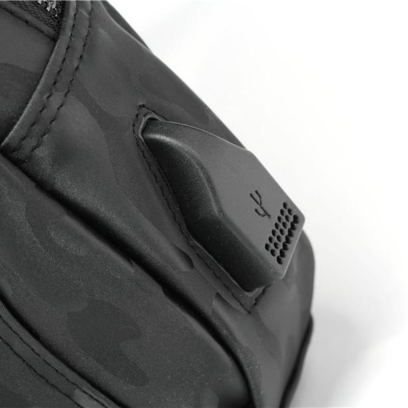 Chest Bag Men's Multi-layer Zipper with Headphone Hole Messenger Bag Outdoor Sports Shoulder Bag