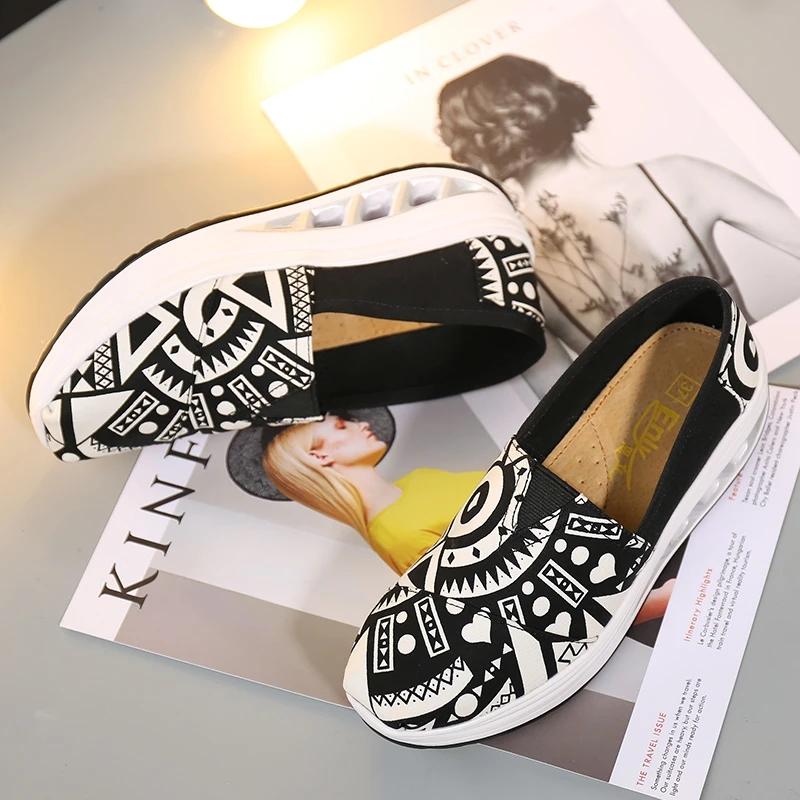 One-pedal Thick-soled Patchwork Canvas Shoes Casual Shoes Ethnic Wind Swaying Shoes Lazy Shoes Cloth Shoes Mother Shoes