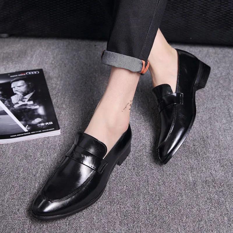 Men's Leather Shoes Soft Sole Large Size Youth Casual Pointed Toe Leather Shoes Slip-On Wedding Groom Breathable Simple Business Leather Shoes