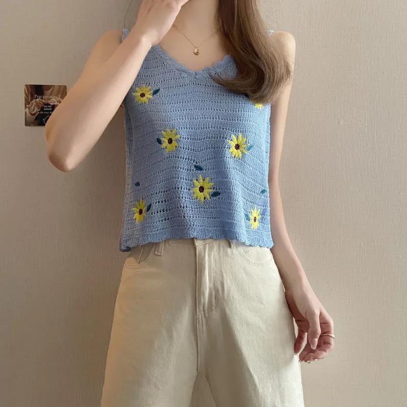 Women Summer Sleeveless Tops Daisy Embroidered Low Collar with Exposed Collarbone Thin Waistcoat Short Open Navel Knitted Suspender Top