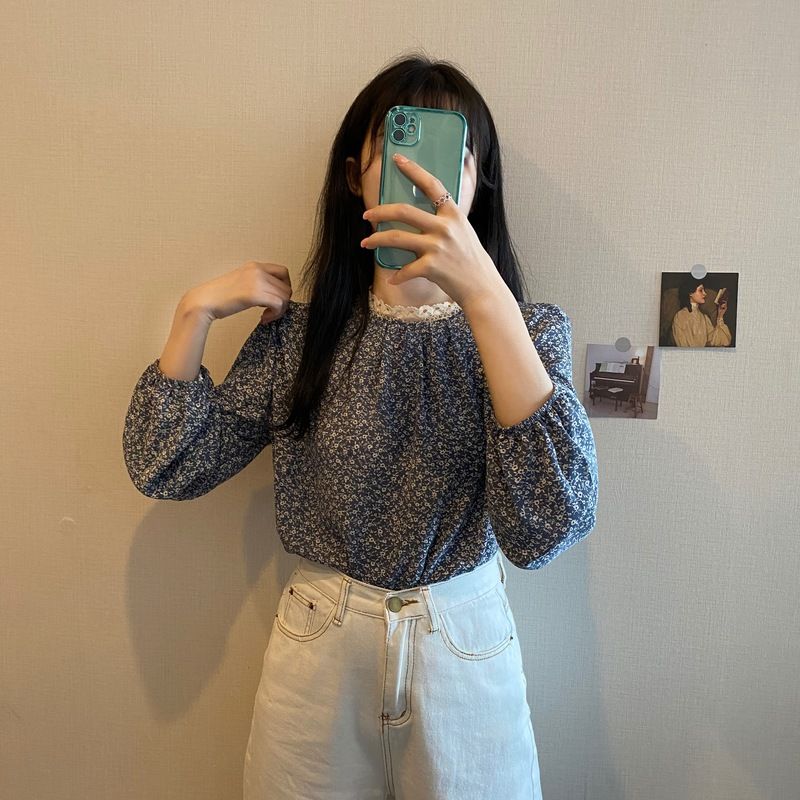 Korean Version of Women's Floral Chiffon Blouse with Round Collar Lace Stitching