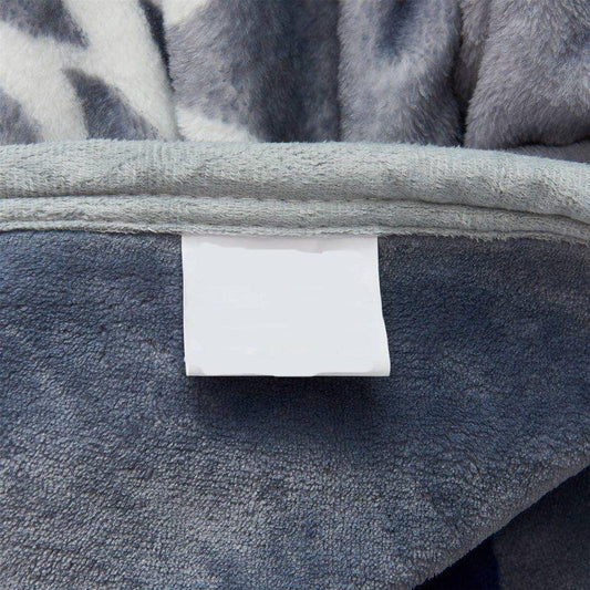 Use A Thicker Blanket on The Bed To Soften and Soften The Blue Fleece Blanket To Thicken The Extra Blanket Quilt Coral Fleece Bed Siesta Cover Blanket