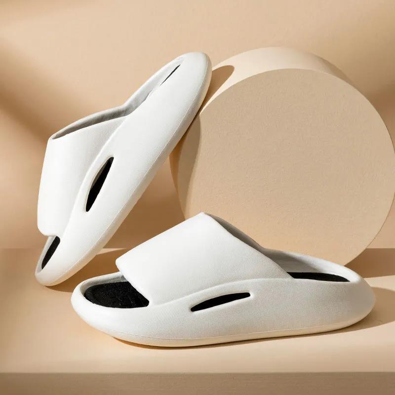 Summer Men's and Women's Slippers To Wear Outside The Bathroom with Non-slip Thick Bottom Wear-resistant Couple Slippers