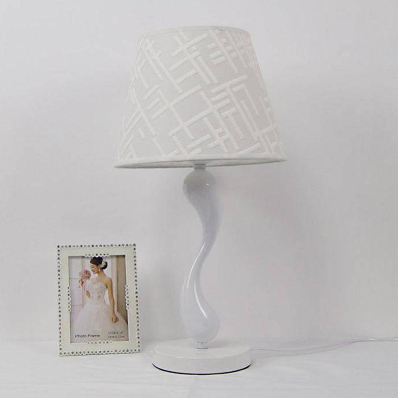 Modern Minimalist Table Lamp Bedroom Bedside Lamp Creative Blue Fabric Lampshade Lamp Living Room