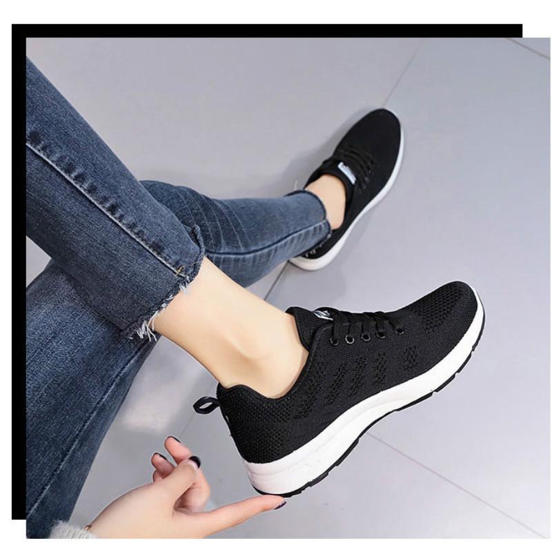 Summer Mesh Running Shoes Women's Shoes Students Breathable Sports Board Shoes Light Flat Bottom Travel Flying Woven Casual Shoes